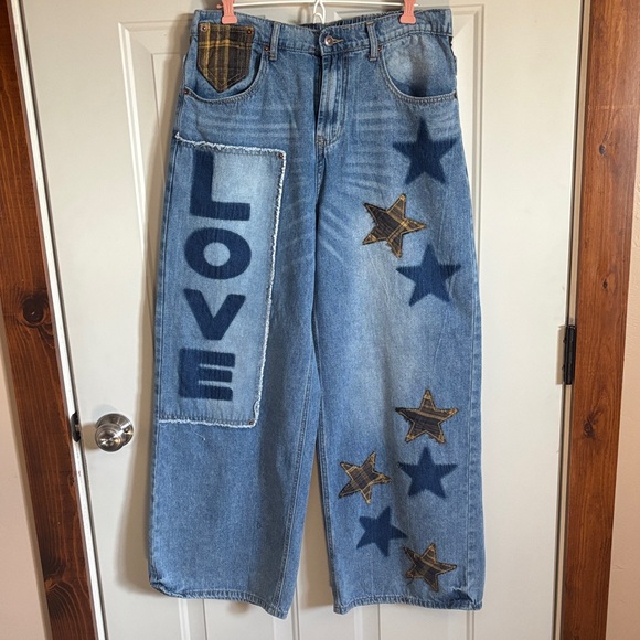 Oli & Hali Denim - Oli & Hali Light Blue Patchwork 'LOVE' Star Straight-Leg Jeans